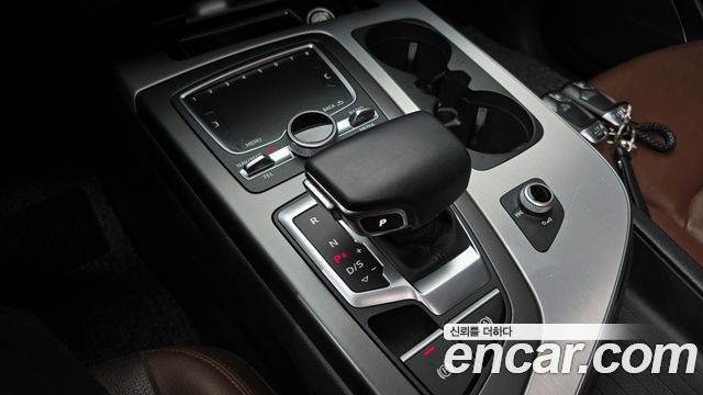 Audi Q7 2019 — photo 12