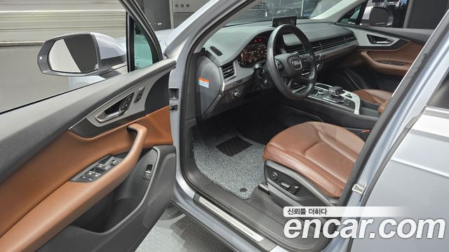 Audi Q7 2019 — photo 13