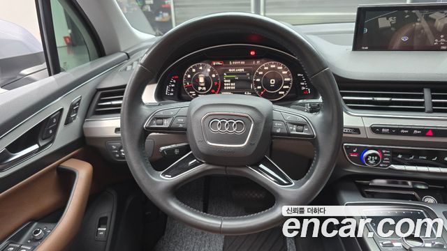Audi Q7 2019 — photo 19