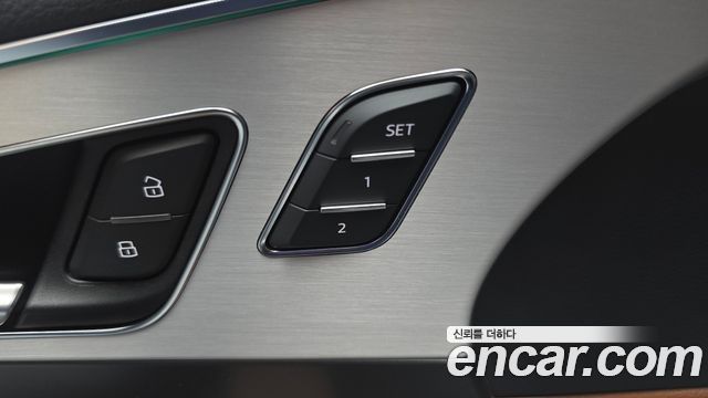 Audi Q7 2019 — photo 24