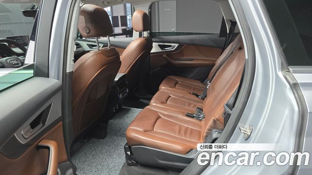 Audi Q7 2019 — photo 16