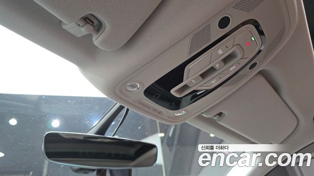 Audi Q7 2019 — photo 29