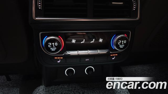 Audi Q7 2019 — photo 31