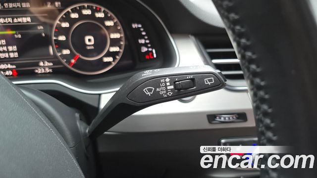 Audi Q7 2019 — photo 35