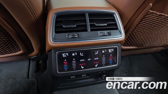 Audi A6 2022 — photo 18