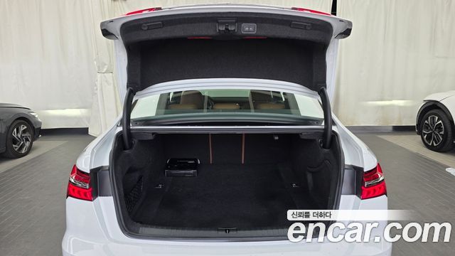 Audi A6 2022 — photo 20