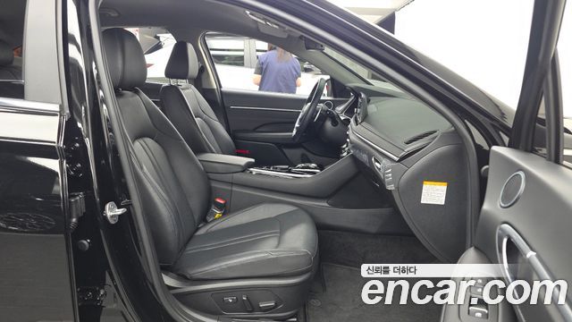 Hyundai Sonata 2023 — photo 17