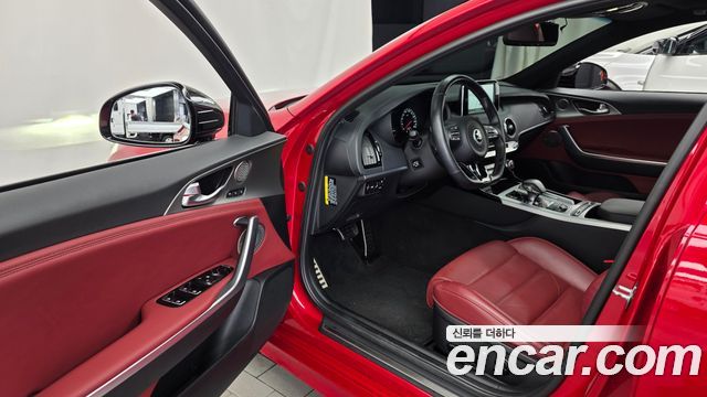 Kia Stinger 2018 — photo 10