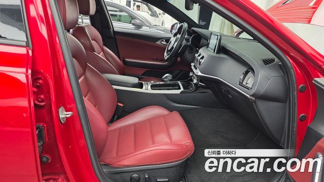 Kia Stinger 2018 — photo 11