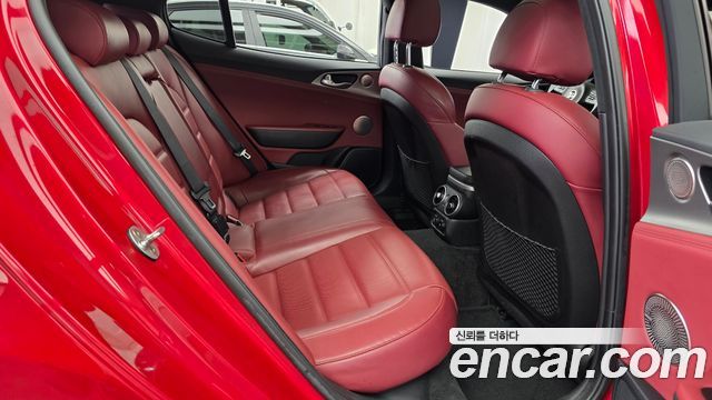 Kia Stinger 2018 — photo 12