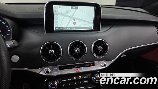 Kia Stinger 2018 — photo 14