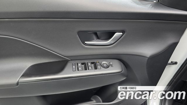 Hyundai Kona 2023 — photo 29