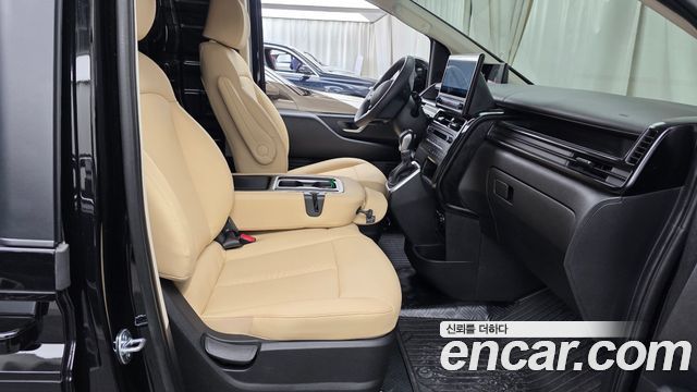 Hyundai Staria 2026 — photo 11