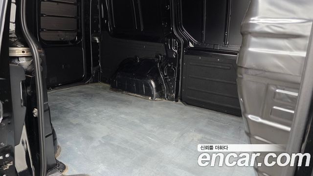 Hyundai Staria 2026 — photo 12
