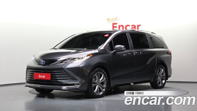 Toyota Sienna 2025 — photo 1