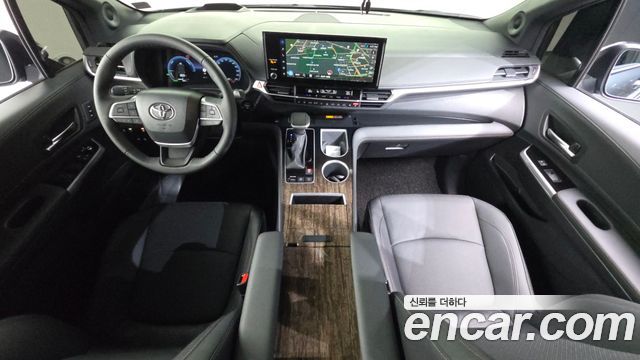 Toyota Sienna 2025 — photo 10
