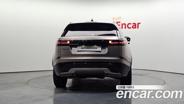 Land Rover Range Rover Velar 2026 — photo 6