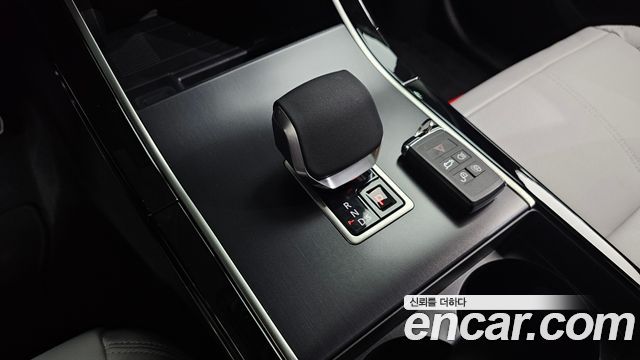Land Rover Range Rover Velar 2026 — photo 13