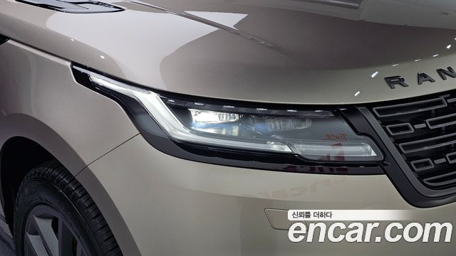 Land Rover Range Rover Velar 2026 — photo 17