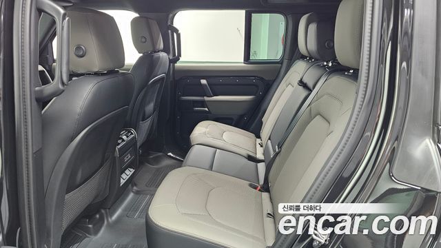 Land Rover Defender 2026 — photo 4