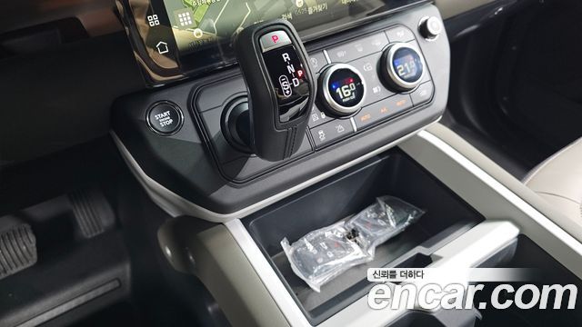 Land Rover Defender 2026 — photo 13
