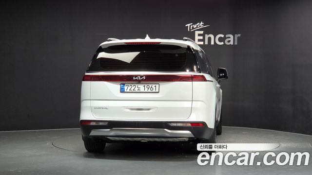 Kia Canival 2023 — photo 4