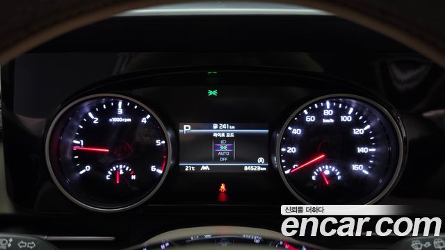Kia Canival 2023 — photo 11