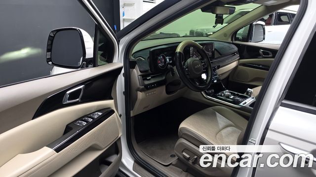 Kia Canival 2023 — photo 13