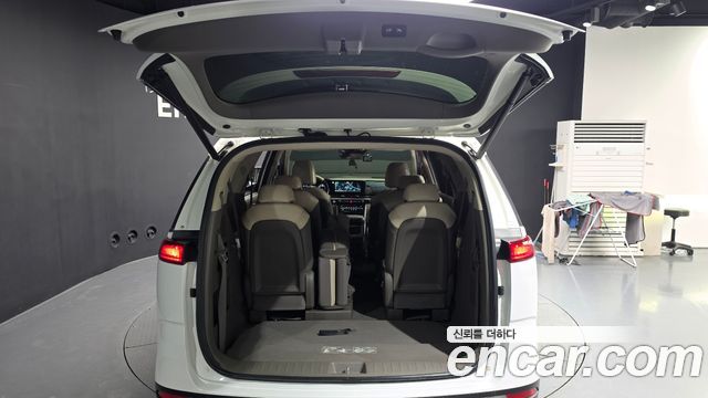 Kia Canival 2023 — photo 26