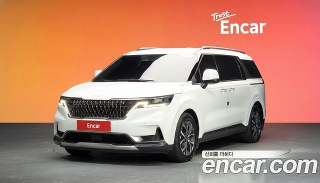 Kia Canival 2023 — photo 1