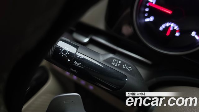 Kia Canival 2023 — photo 28