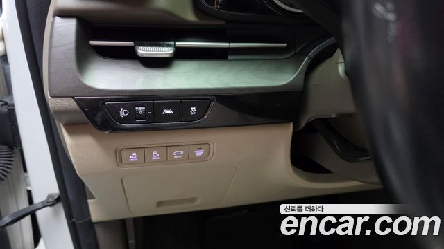 Kia Canival 2023 — photo 33