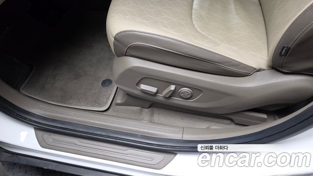 Kia Canival 2023 — photo 35