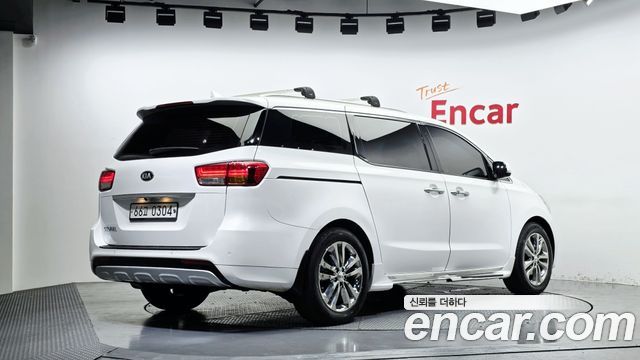 Kia Canival 2017 — photo 2