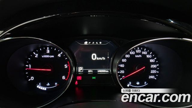 Kia Canival 2017 — photo 11