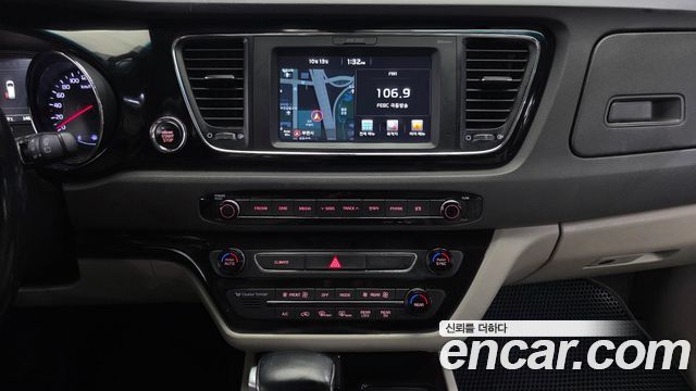 Kia Canival 2017 — photo 20