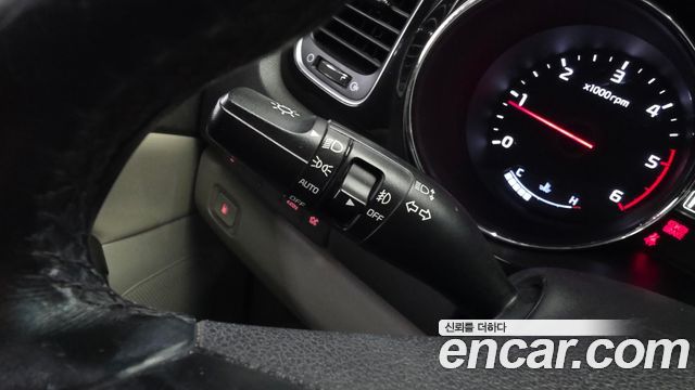 Kia Canival 2017 — photo 23
