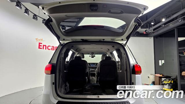 Kia Canival 2017 — photo 26