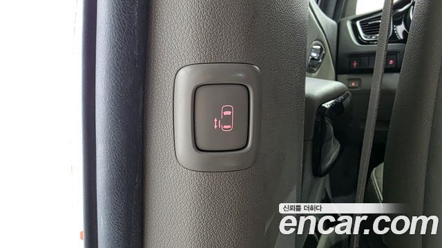 Kia Canival 2017 — photo 31