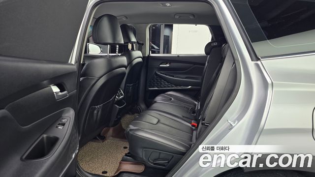 Hyundai Santafe 2019 — photo 18