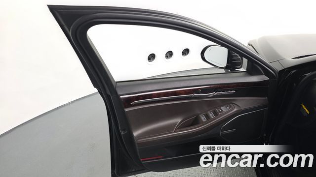 Genesis EQ900 2016 — photo 14