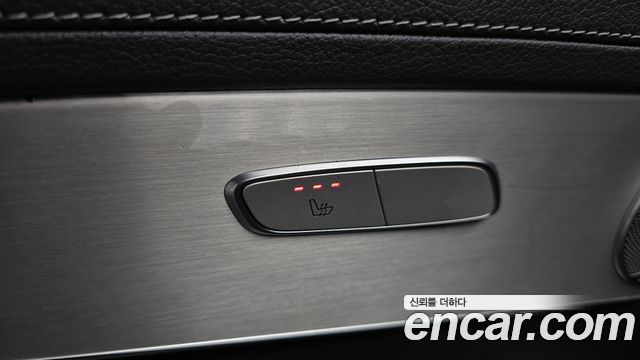 Mercedes-Benz GLC-Class 2019 — photo 29