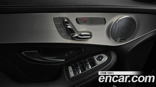 Mercedes-Benz GLC-Class 2019 — photo 30