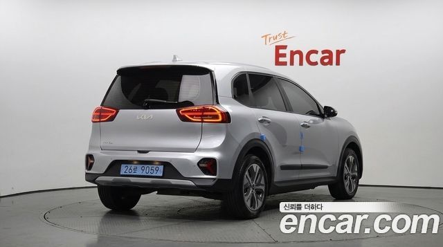 Kia Niro 2023 — photo 2