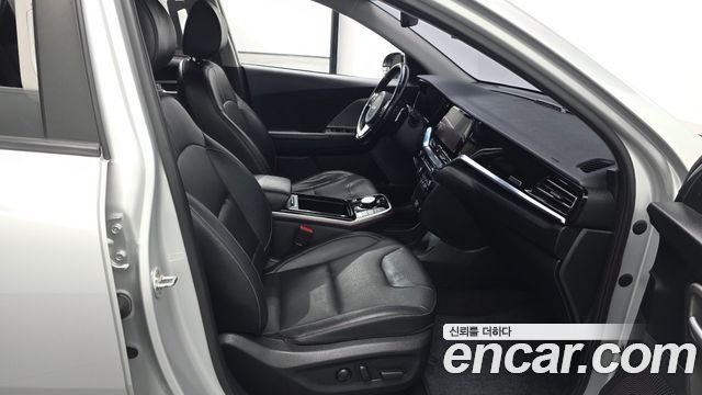 Kia Niro 2023 — photo 17