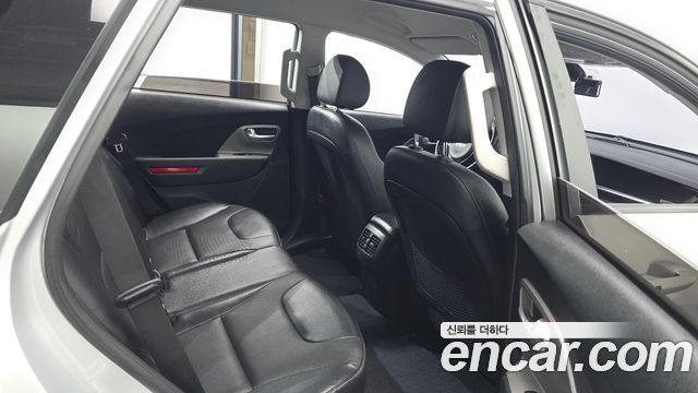 Kia Niro 2023 — photo 18