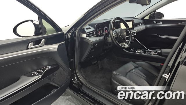 Kia K5 2023 — photo 17