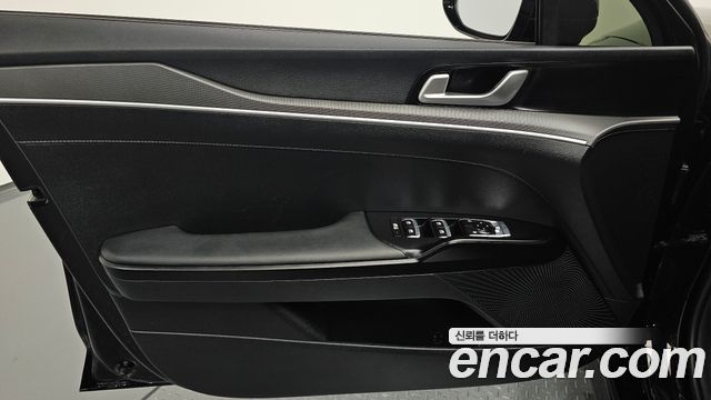 Kia K5 2023 — photo 14