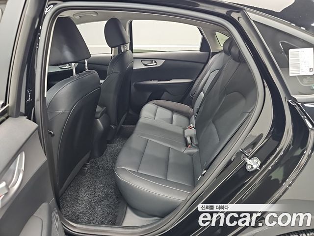 Kia K3 2024 — photo 12