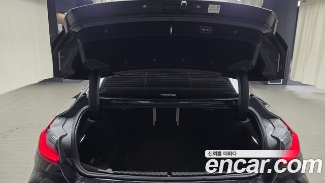 BMW M8 2021 — photo 26
